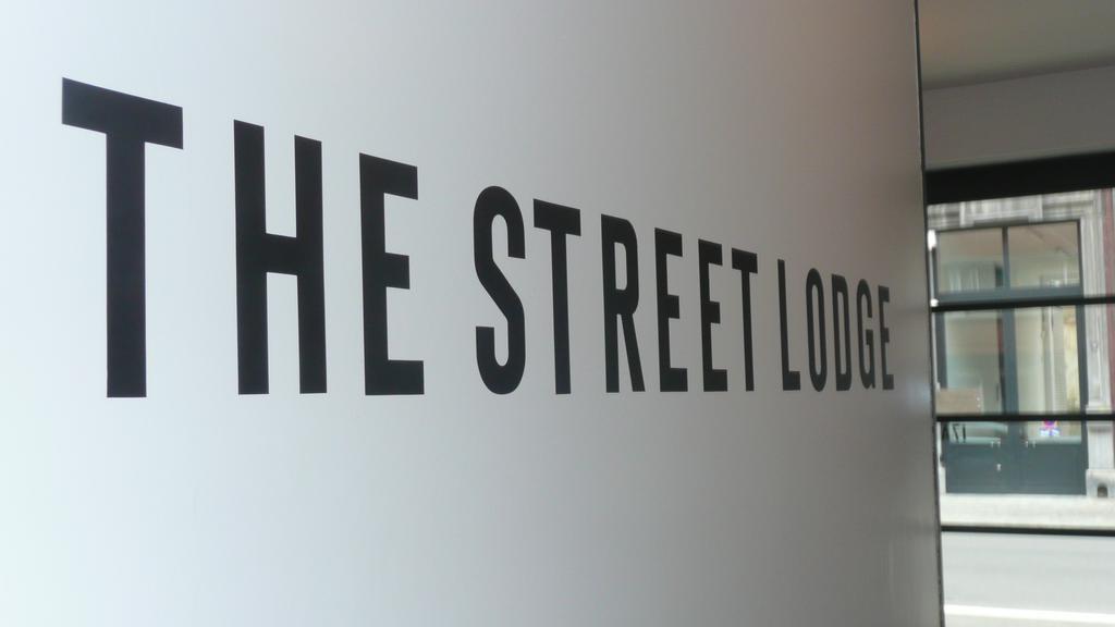 B&B The Street Lodge Льеж Экстерьер фото